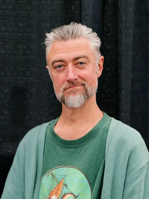 Sean Gunn, who plays Kraglin Obfonteri